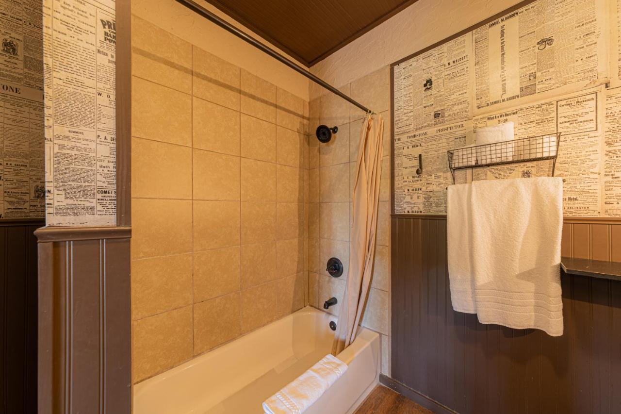 -Pet Friendly- Miners Cabin #6 - King Bed With Private Balcony Tombstone Exteriör bild