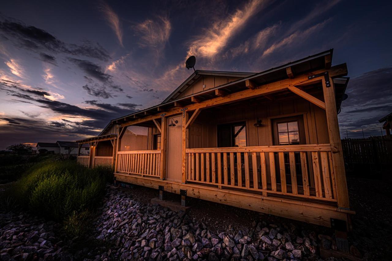 -Pet Friendly- Miners Cabin #6 - King Bed With Private Balcony Tombstone Exteriör bild