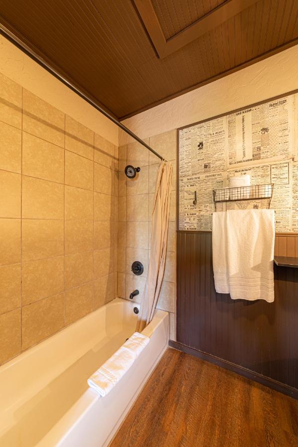 -Pet Friendly- Miners Cabin #6 - King Bed With Private Balcony Tombstone Exteriör bild