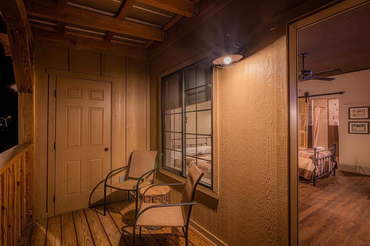 -Pet Friendly- Miners Cabin #6 - King Bed With Private Balcony Tombstone Exteriör bild
