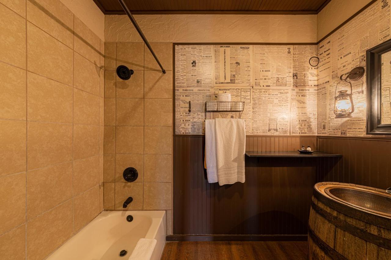 -Pet Friendly- Miners Cabin #6 - King Bed With Private Balcony Tombstone Exteriör bild